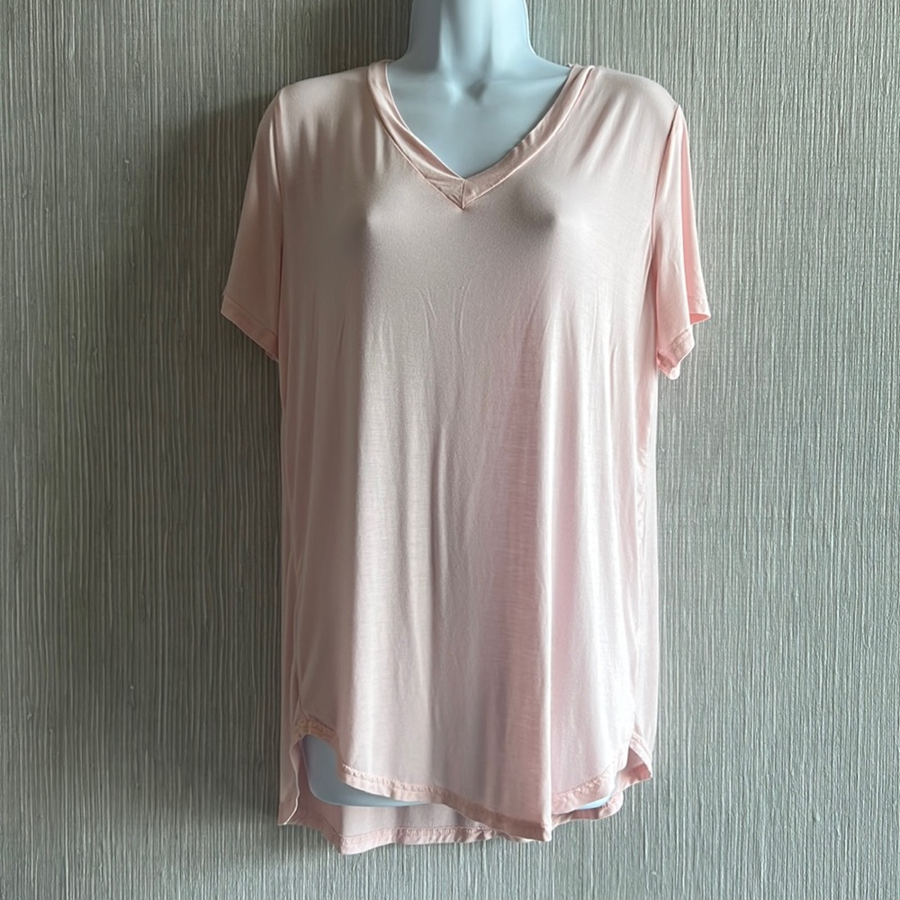 ❌SOLD❌ Amaryllis Tee - NWOT